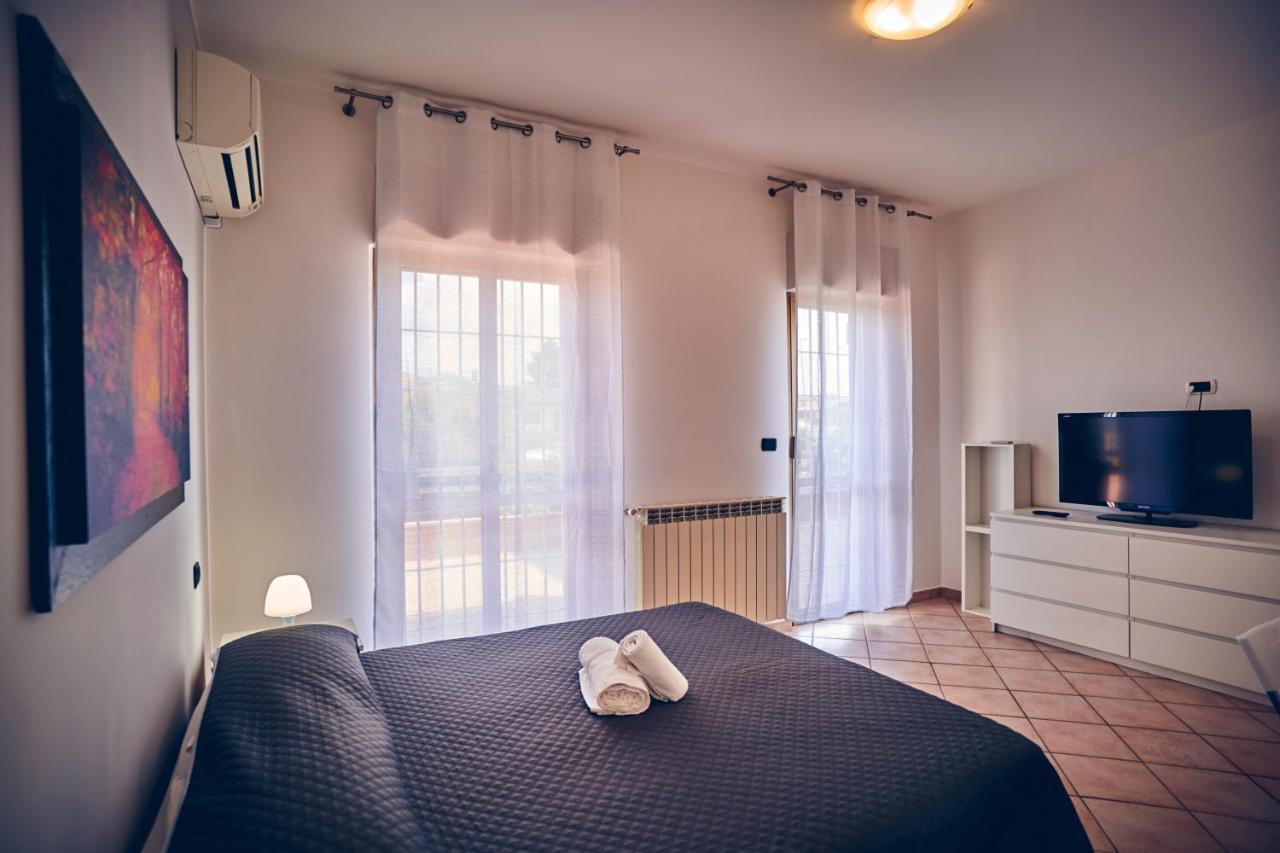 Travelershome 7Metri Guesthouse Ciampino Ngoại thất bức ảnh