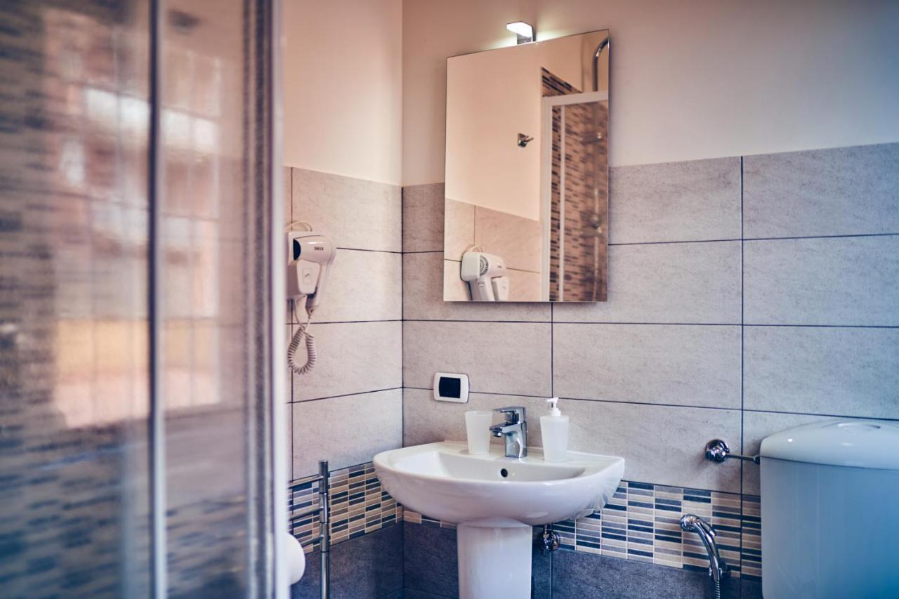 Travelershome 7Metri Guesthouse Ciampino Ngoại thất bức ảnh