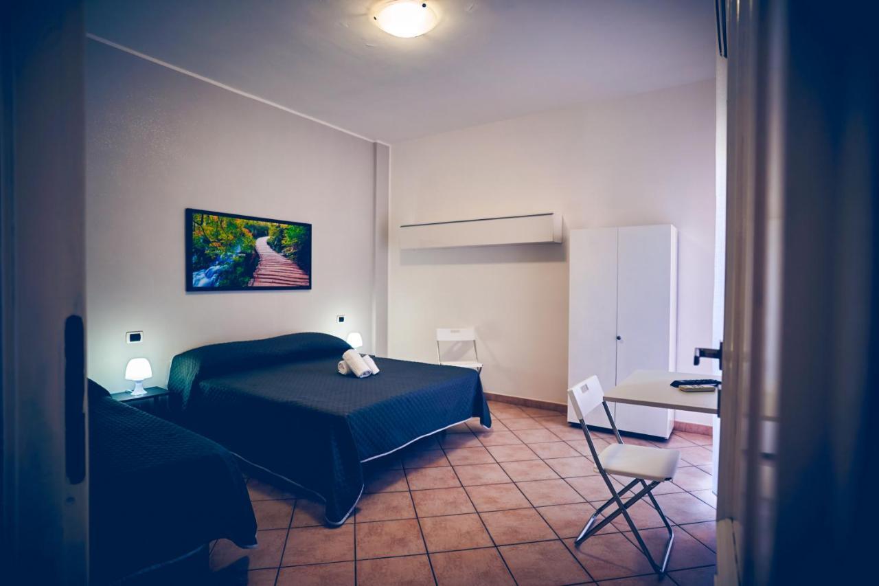 Travelershome 7Metri Guesthouse Ciampino Ngoại thất bức ảnh