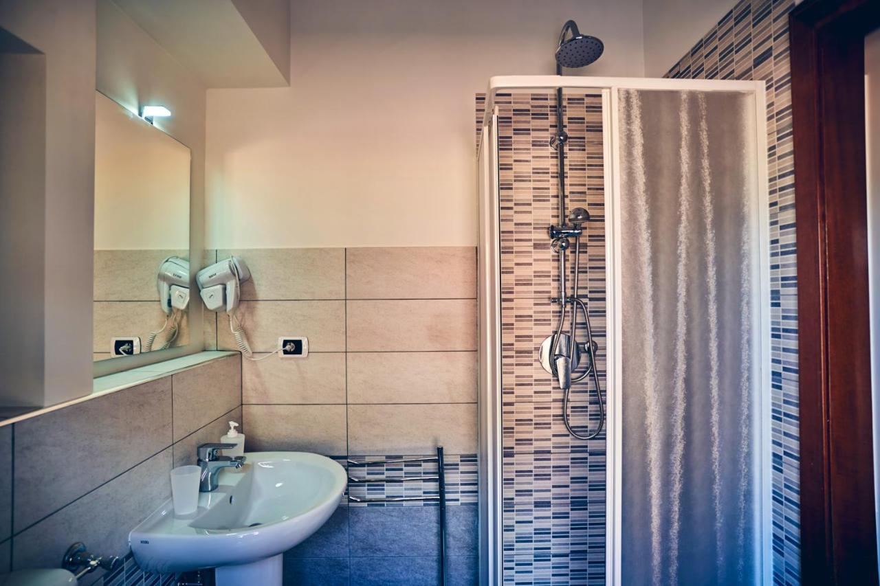 Travelershome 7Metri Guesthouse Ciampino Ngoại thất bức ảnh