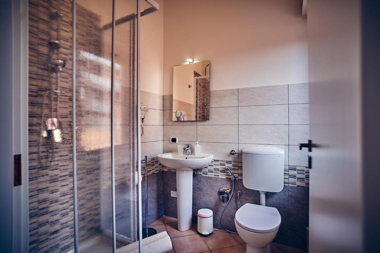 Travelershome 7Metri Guesthouse Ciampino Ngoại thất bức ảnh