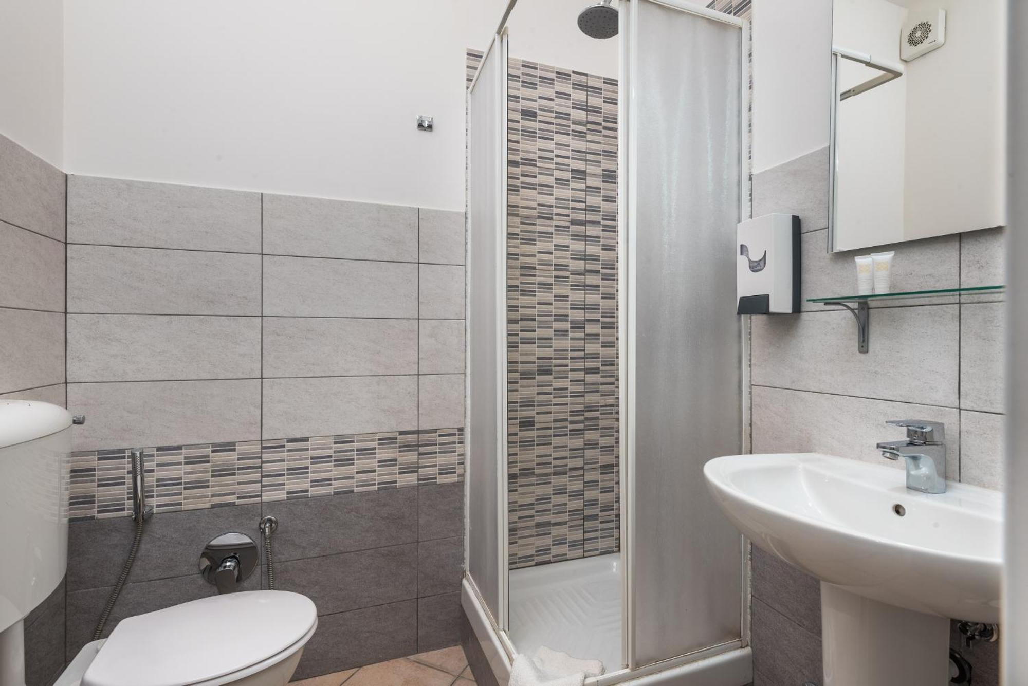 Travelershome 7Metri Guesthouse Ciampino Ngoại thất bức ảnh
